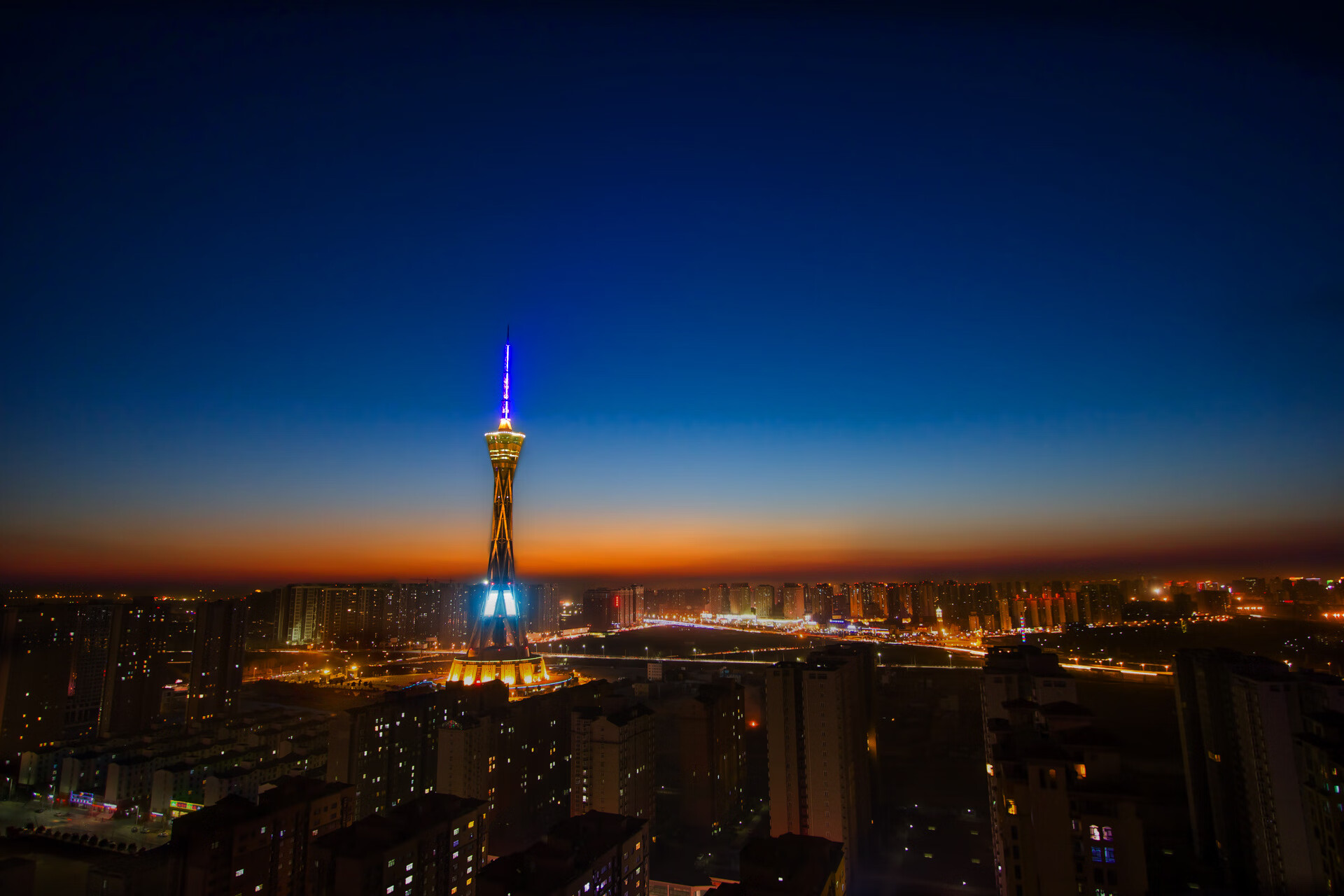 中国男篮主力阵容初现雏形新老结合成亮点，中国男篮主力名单