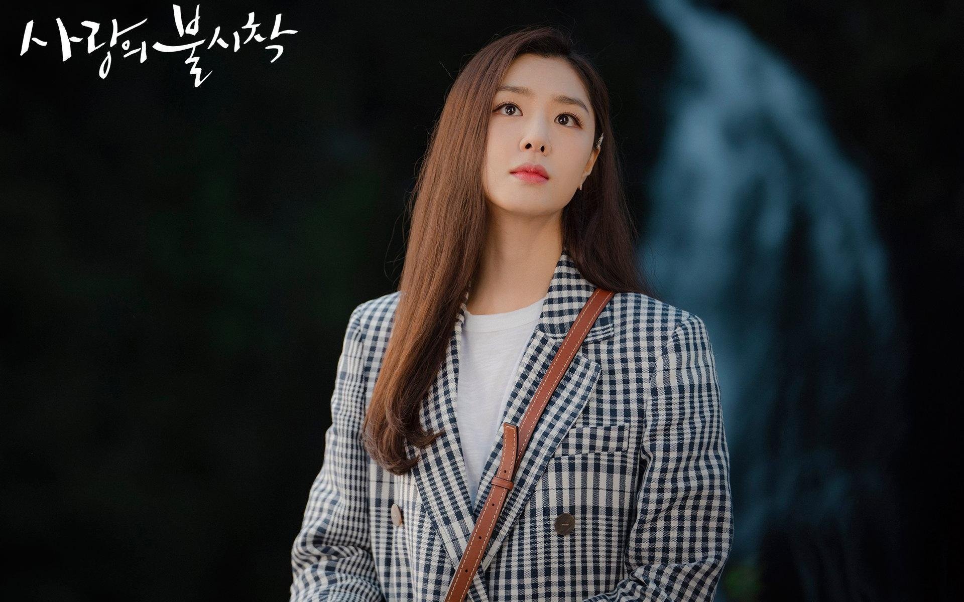 中澳接力赛后互相致意展风度，中澳之间